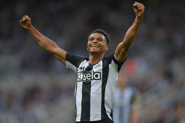 尤其是在他 尤其是在他