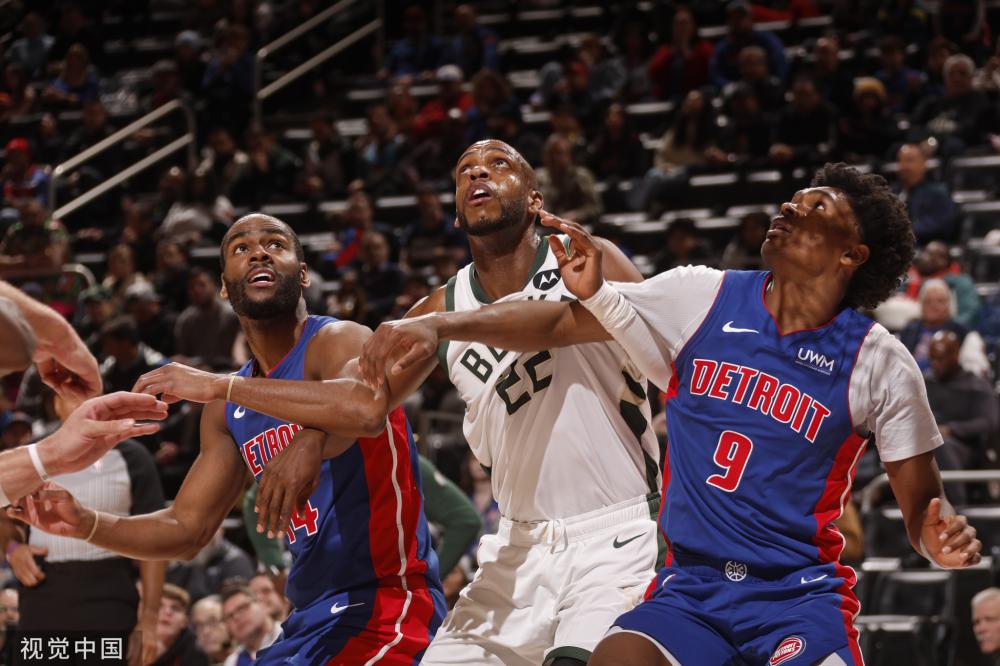 阿森纳官方分享女足图集庆祝晋级欧冠四强：22517名枪迷现场助威.