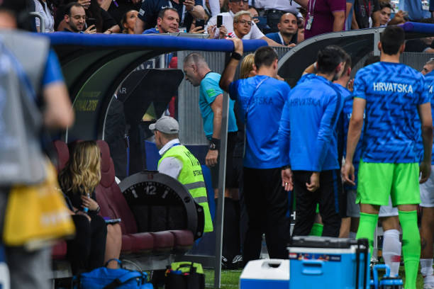 承担起更多 承担起更多